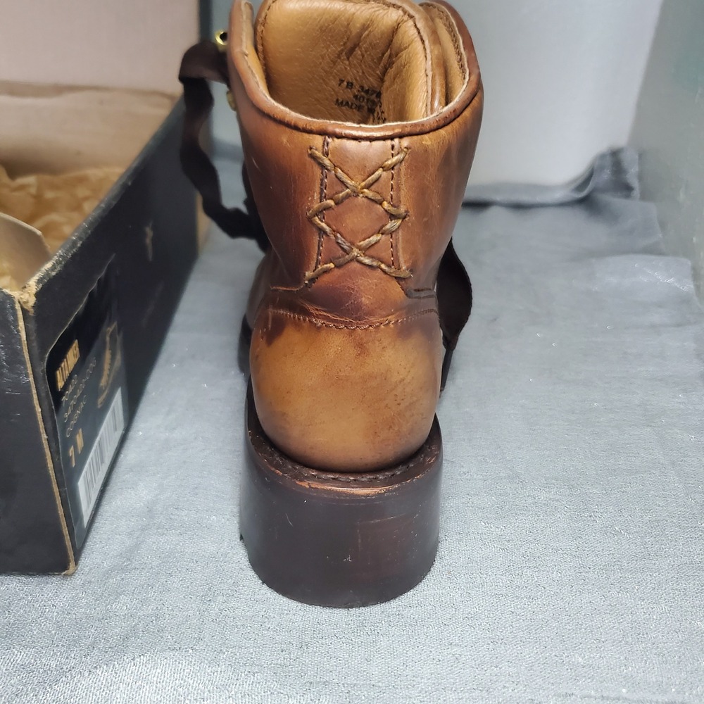 FRYE Alta Hiker Boot Cognac Leather Lace Up Chunky Heel Ankle W7
Utility NIB NEW - Picture 8 of 12